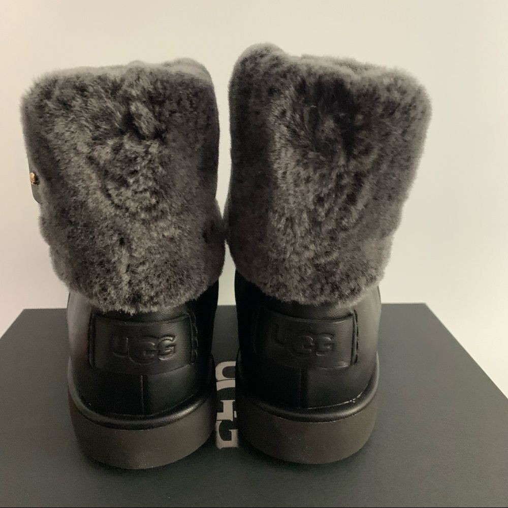 UGG Classic Berge Mini Boot - Picture 5 of 11